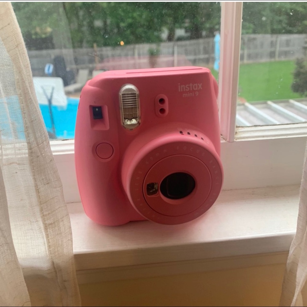 POLAROID